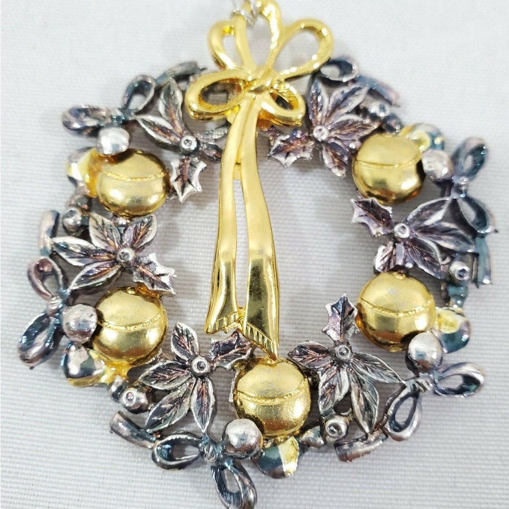 Vintage Lunt Silversmith Wreath 2.5” Christmas Holiday Floral Ornament